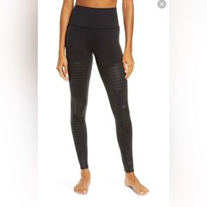 Alo Yoga High Wait Motto Legging